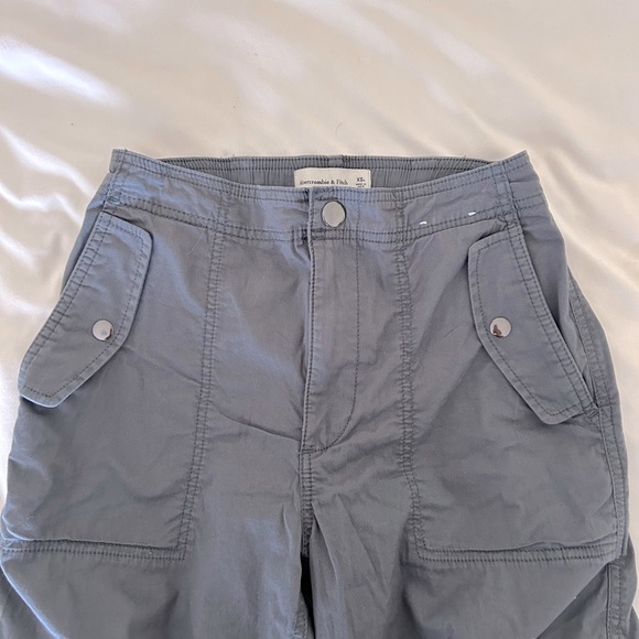 Abercrombie cargo pants(BNWOT) - Picture 1 of 5